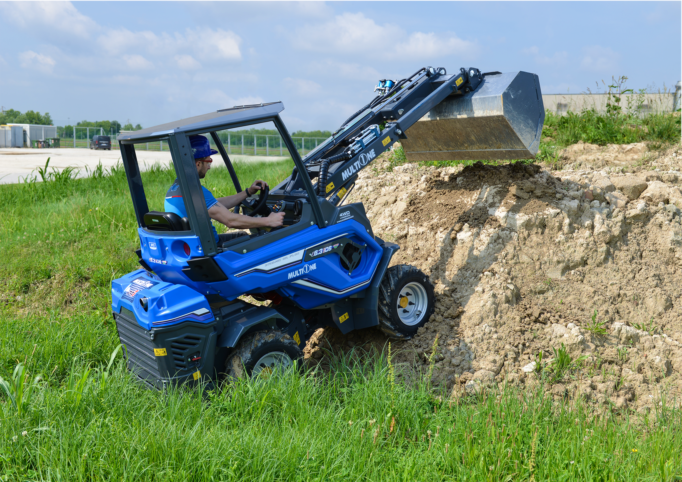 What Makes Articulated Loaders Stand Out? - Multione